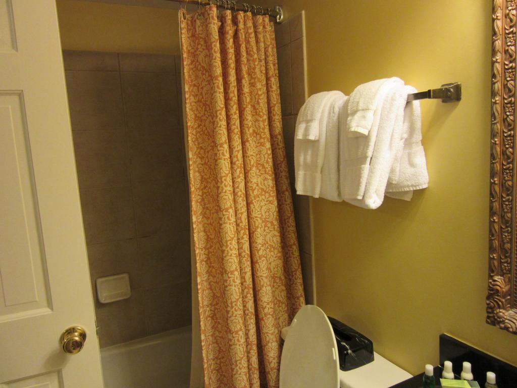 The Lodge Alley Inn ชาร์ลสตัน ภายนอก รูปภาพ