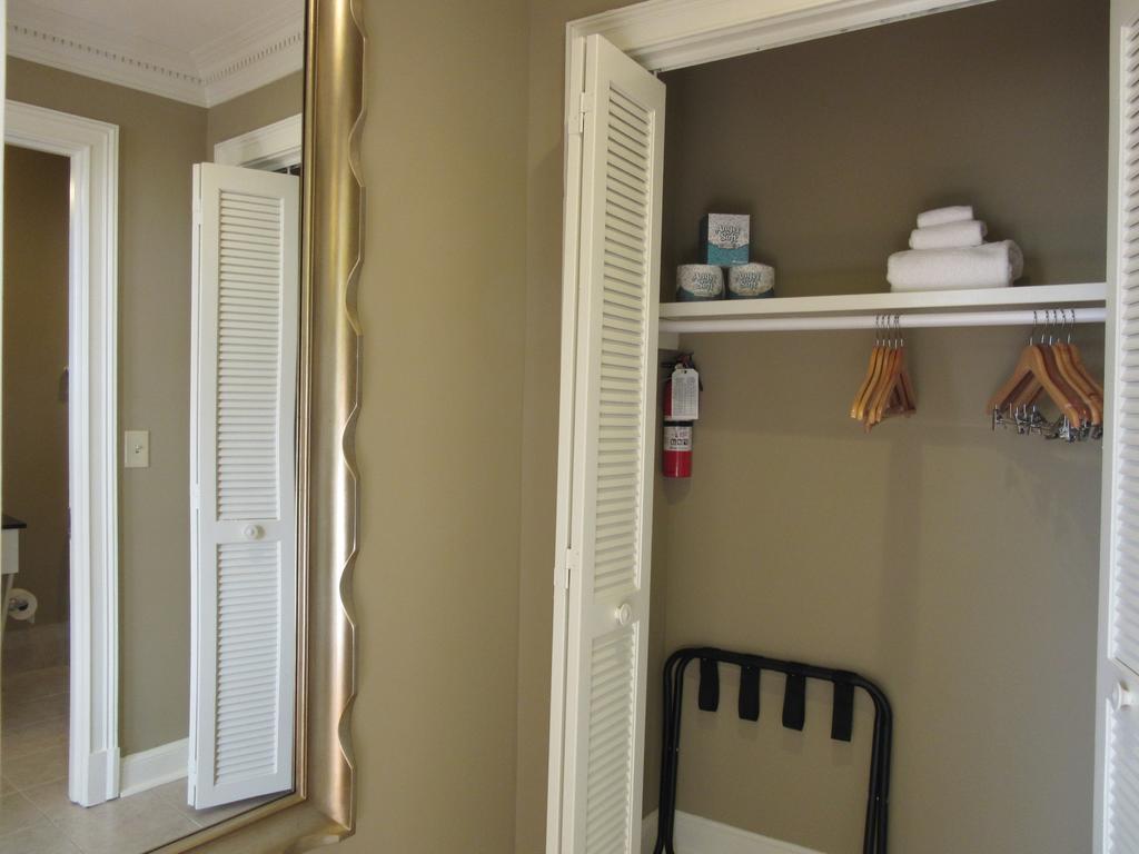 The Lodge Alley Inn ชาร์ลสตัน ภายนอก รูปภาพ